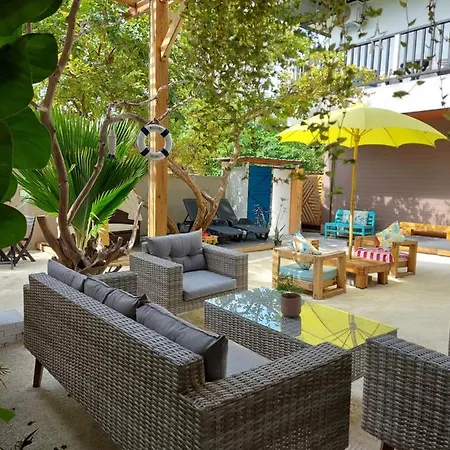 Отель Palms Retreat